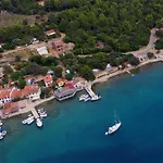 Regina Island Cres, 70m From The Sea